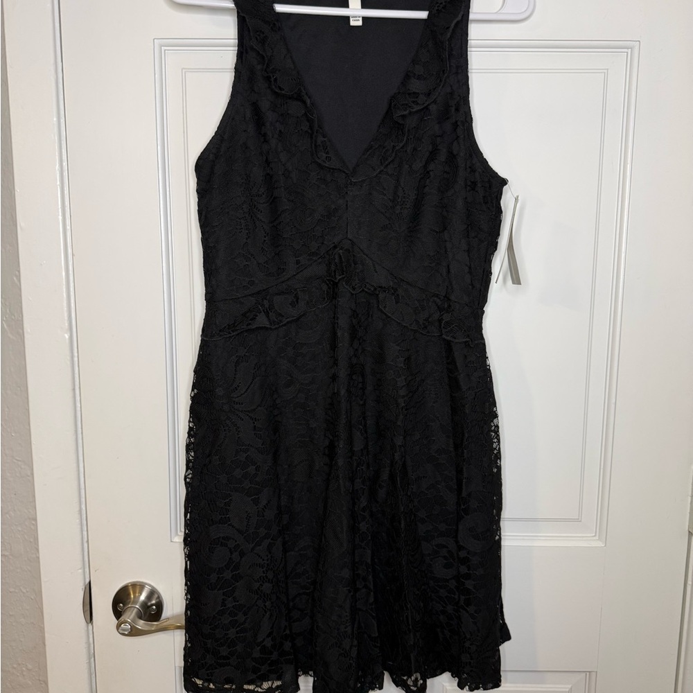 Elegant Black Lace Mini Dress